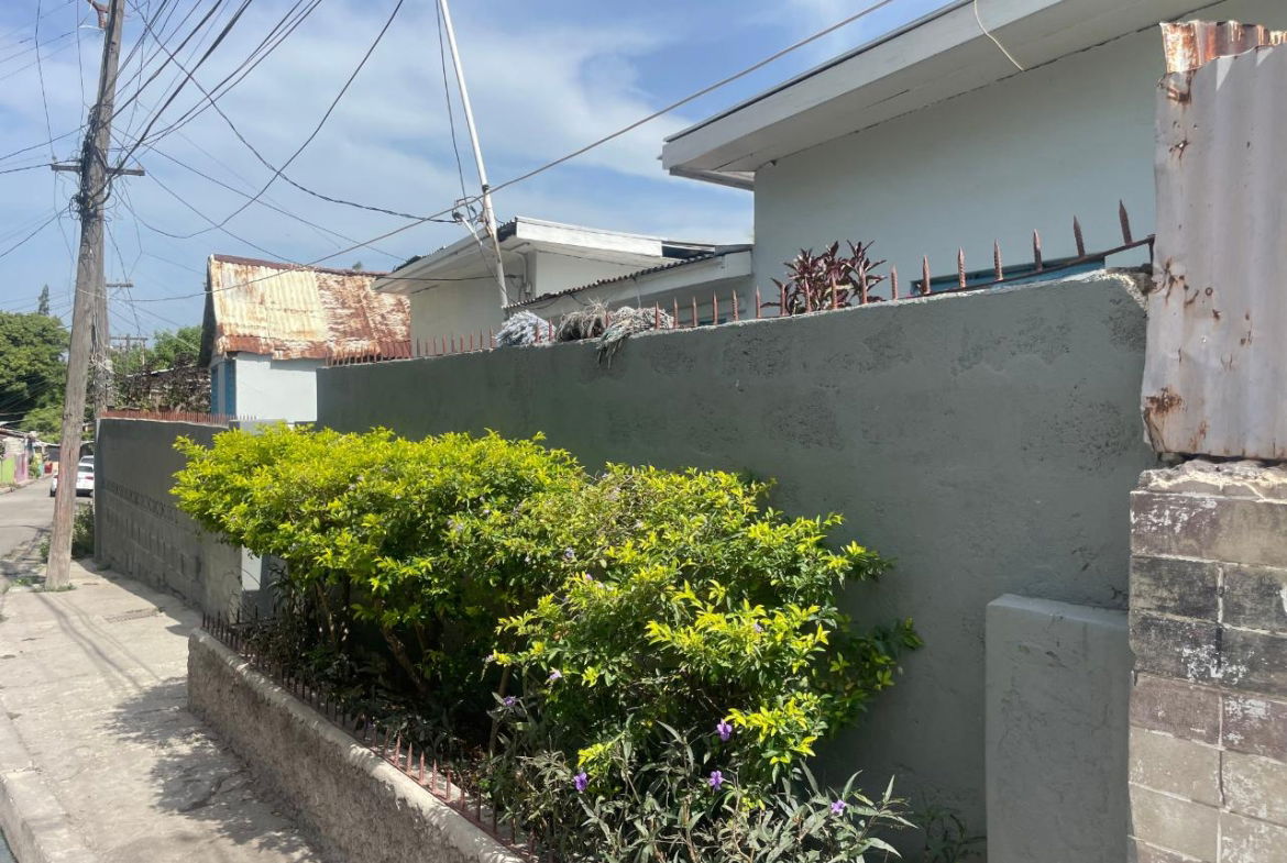 Fourteenth image of 8 Paisley Road in Kingston 12, St. Andrew, Jamaica - property is For Sale