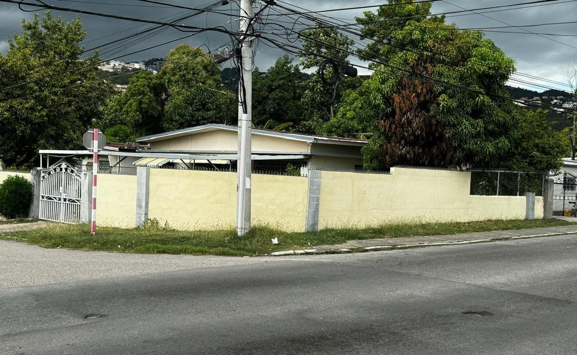 Seventeenth image of 30 Druesdale Avenue, Kingsto in Kingston 19, St. Andrew, Jamaica - property is For Sale