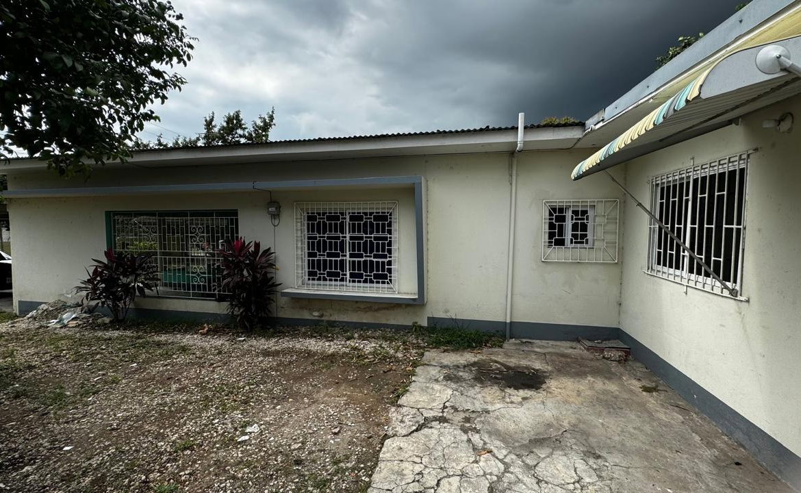Tenth image of 30 Druesdale Avenue, Kingsto in Kingston 19, St. Andrew, Jamaica - property is For Sale