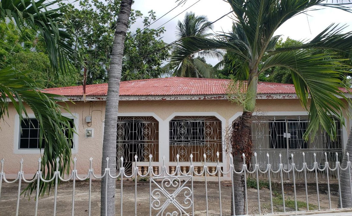 Third image of 31 West Park Avenue in May Pen, Clarendon, Jamaica - property is For Sale