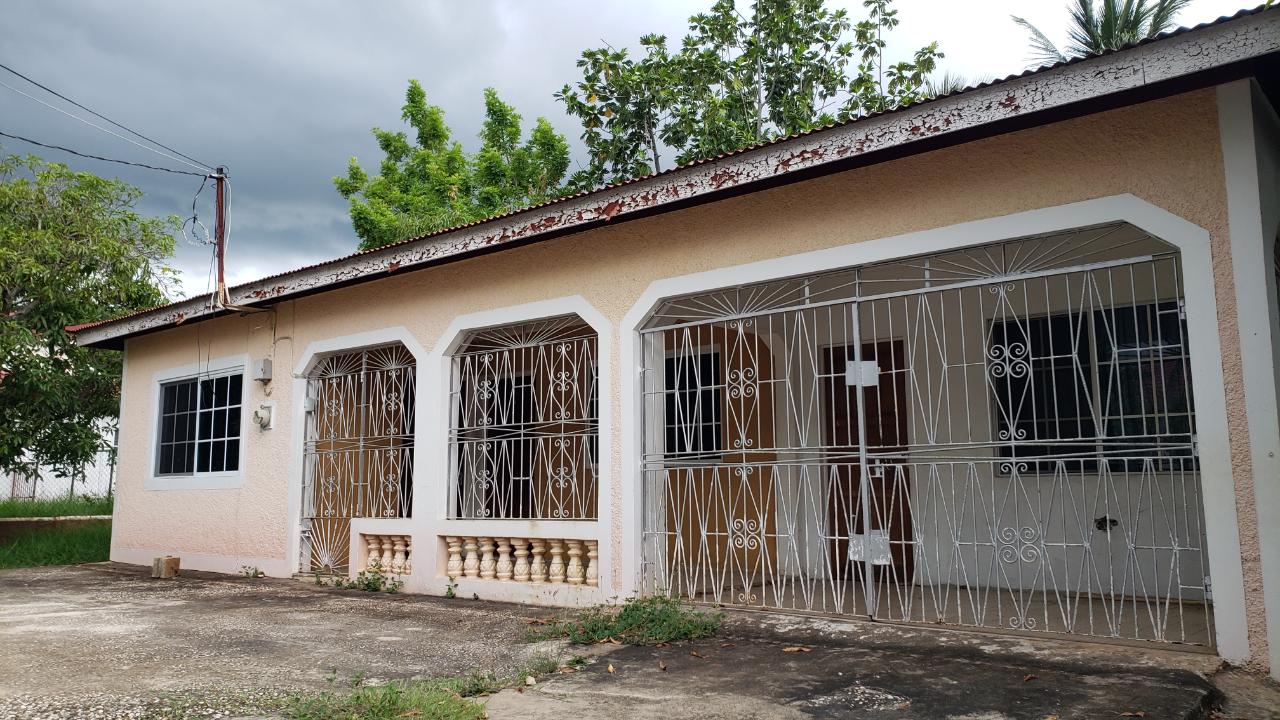 Spacious-Family-Home-for-Sale-in-MayPen-Clarendon-Investment-Opportunity Fourth image of 31 West Park Avenue in May Pen, Clarendon, Jamaica - property is For Sale