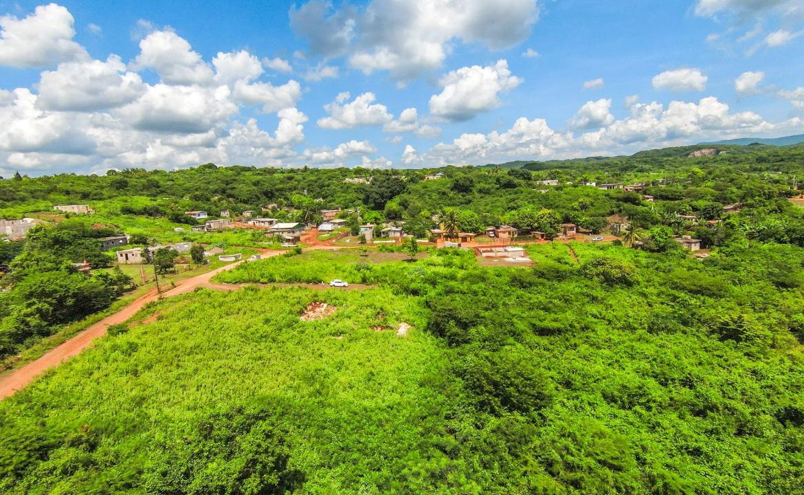 Tenth image of 2 Naseberry Grove, st Cathe in Naseberry Grove, St. Catherine, Jamaica - property is For Sale