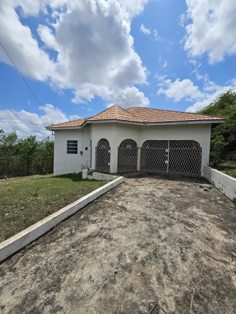 Eleventh image of 124 Central Avenue in Chateau, Clarendon, Jamaica - property is For Sale