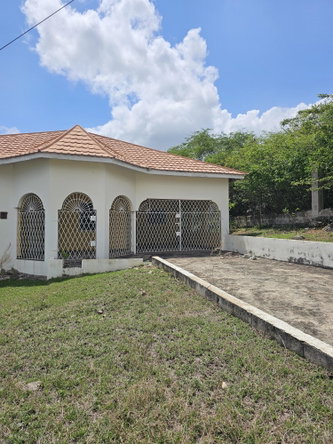 Fifth image of 124 Central Avenue in Chateau, Clarendon, Jamaica - property is For Sale
