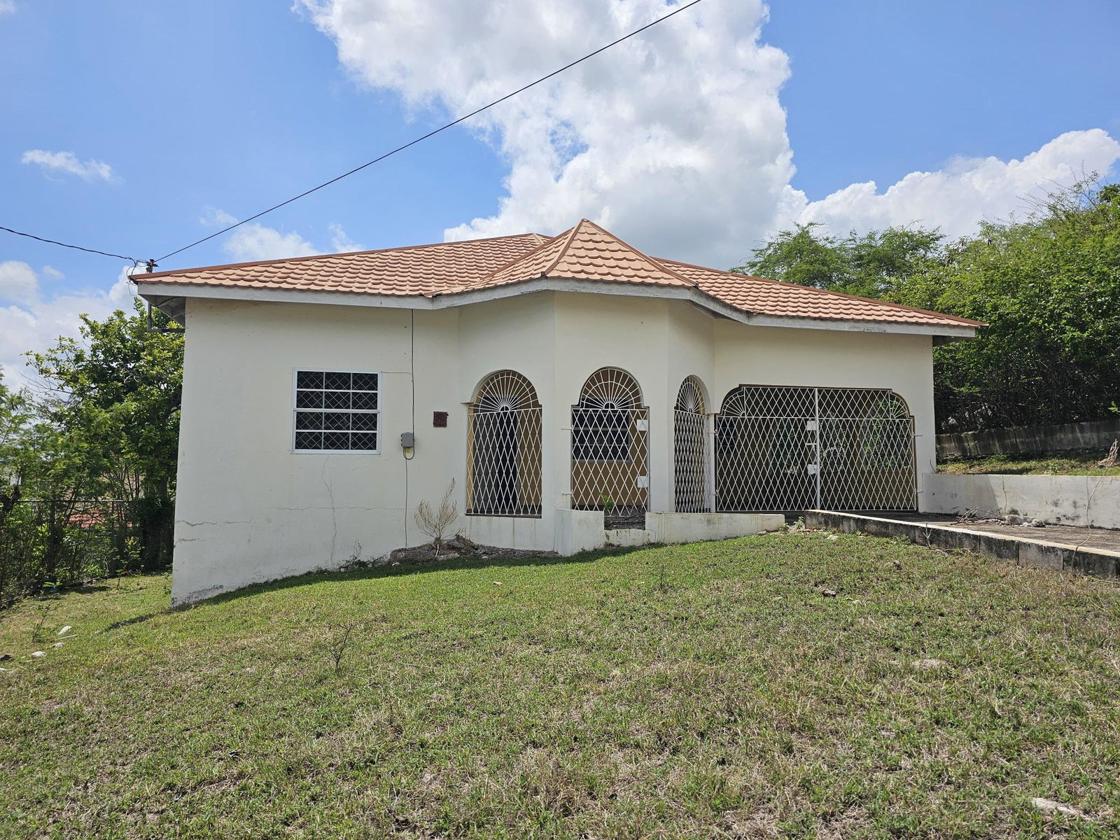 Seventh image of 124 Central Avenue in Chateau, Clarendon, Jamaica - property is For Sale