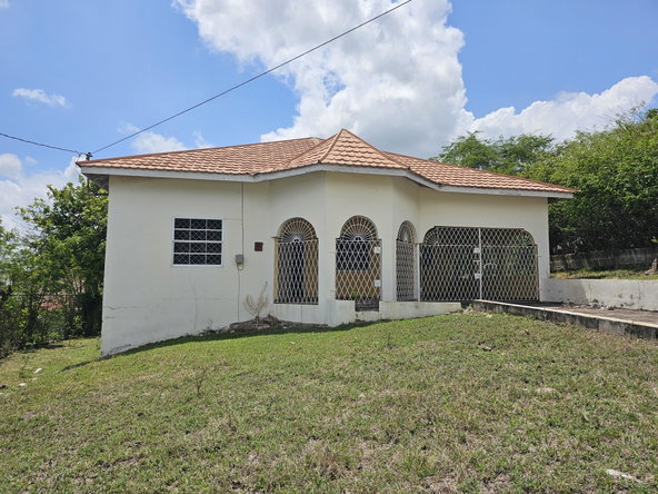 Seventh image of 124 Central Avenue in Chateau, Clarendon, Jamaica - property is For Sale