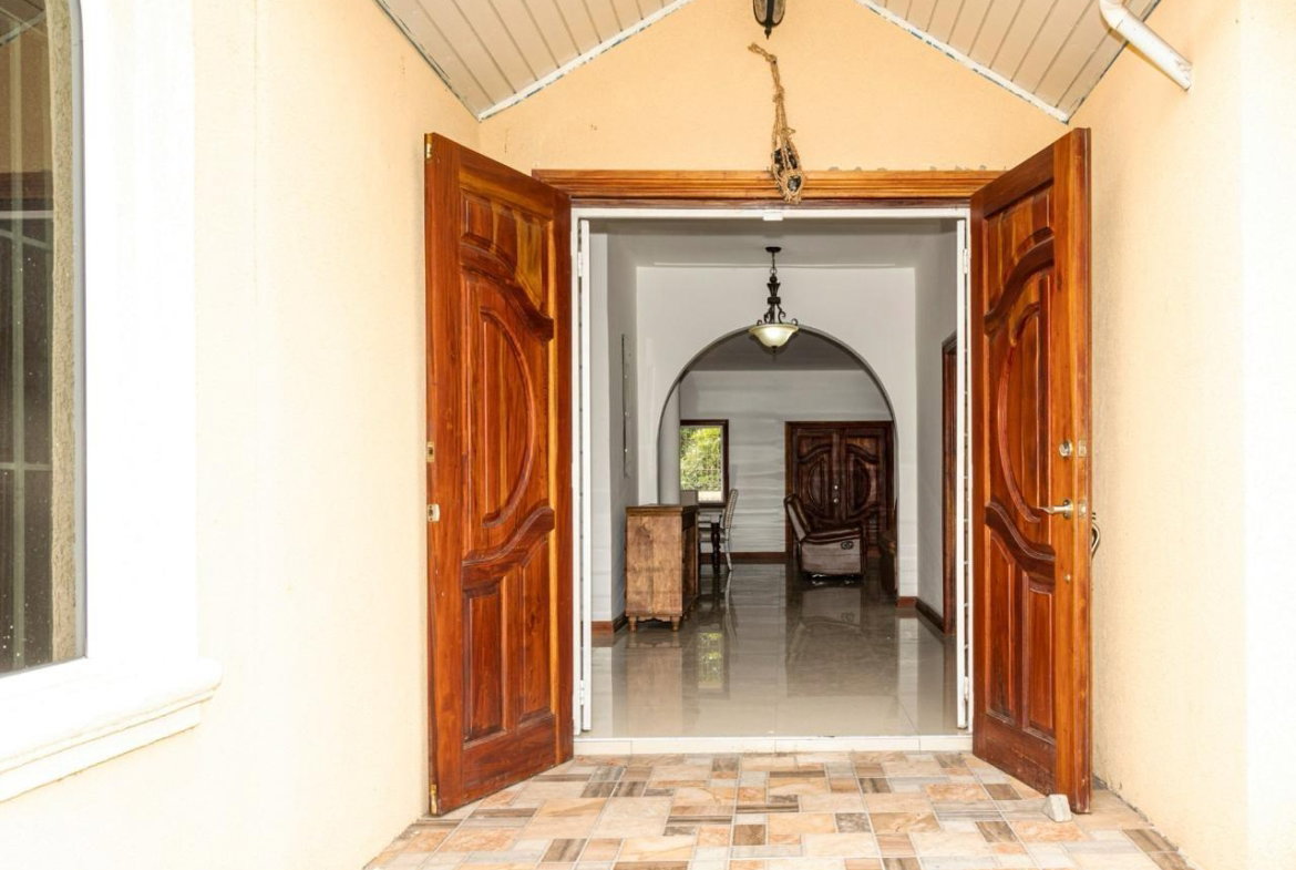 Twenty-Seventh image of Th-3-7-9 Clieveden Avenue in Kingston 6, St. Andrew, Jamaica - property is For Rent