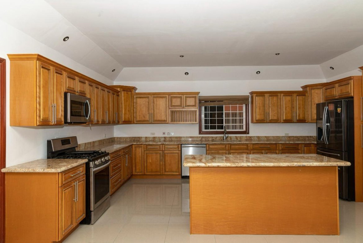 Fourth image of Th-3-7-9 Clieveden Avenue in Kingston 6, St. Andrew, Jamaica - property is For Rent