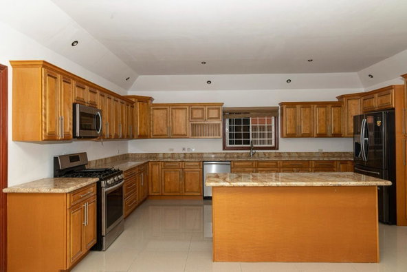 Fourth image of Th-3-7-9 Clieveden Avenue in Kingston 6, St. Andrew, Jamaica - property is For Rent