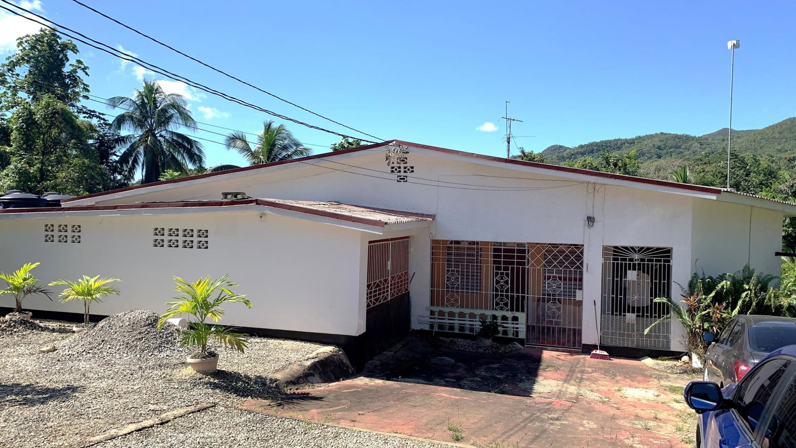 Spacious-Two-Family-Home-for-Sale-in-Linstead-Jamaica Second image of Part of Banbury in Linstead, St. Catherine, Jamaica - property is For Sale