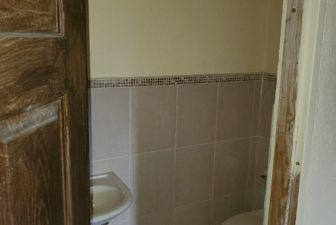 Sixteenth image of 11-18 East Oakridge, Kingston 8 in Kingston 8, St. Andrew, Jamaica - property is For Sale