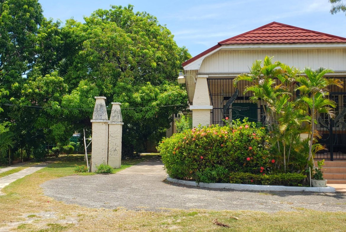 Ninth image of 29 Seymour Avenue in Kingston 6, St. Andrew, Jamaica - property is For Rent