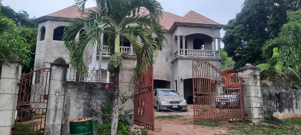 Stunning-10-Bedroom-House-for-Sale-in-Paradise-Edge-Boscobel-Jamaica Third image of Lot 531- Paradise Edge, Boscobel in Boscobel, St. Mary, Jamaica - property is For Sale