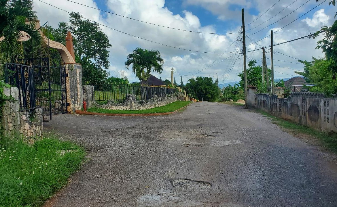 Fifth image of 5 Greenvale Rd, Mandeville in Mandeville, Manchester, Jamaica - property is For Sale