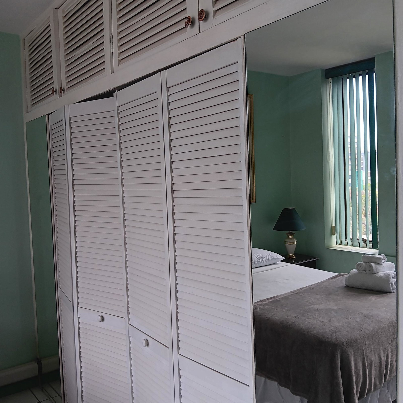 Stunning-2-Bedroom-Apartment-for-Rent-in-Courtleigh-Towers-New-Kingston Fourteenth image of 40-3 Renfrew Road in Kingston 10, St. Andrew, Jamaica - property is For Rent