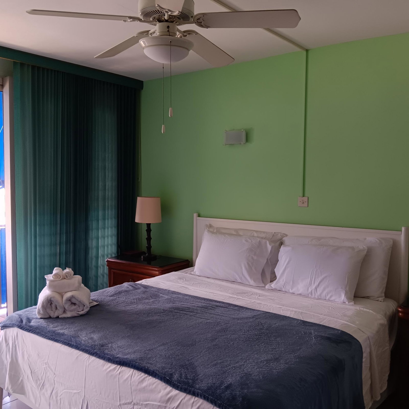 Stunning-2-Bedroom-Apartment-for-Rent-in-Courtleigh-Towers-New-Kingston Eighth image of 40-3 Renfrew Road in Kingston 10, St. Andrew, Jamaica - property is For Rent