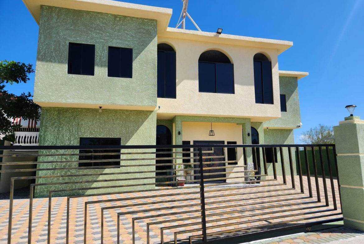 Eighth image of 1-4 Arawak Close in HELLSHIRE HILLS, St. Catherine, Jamaica - property is For Rent