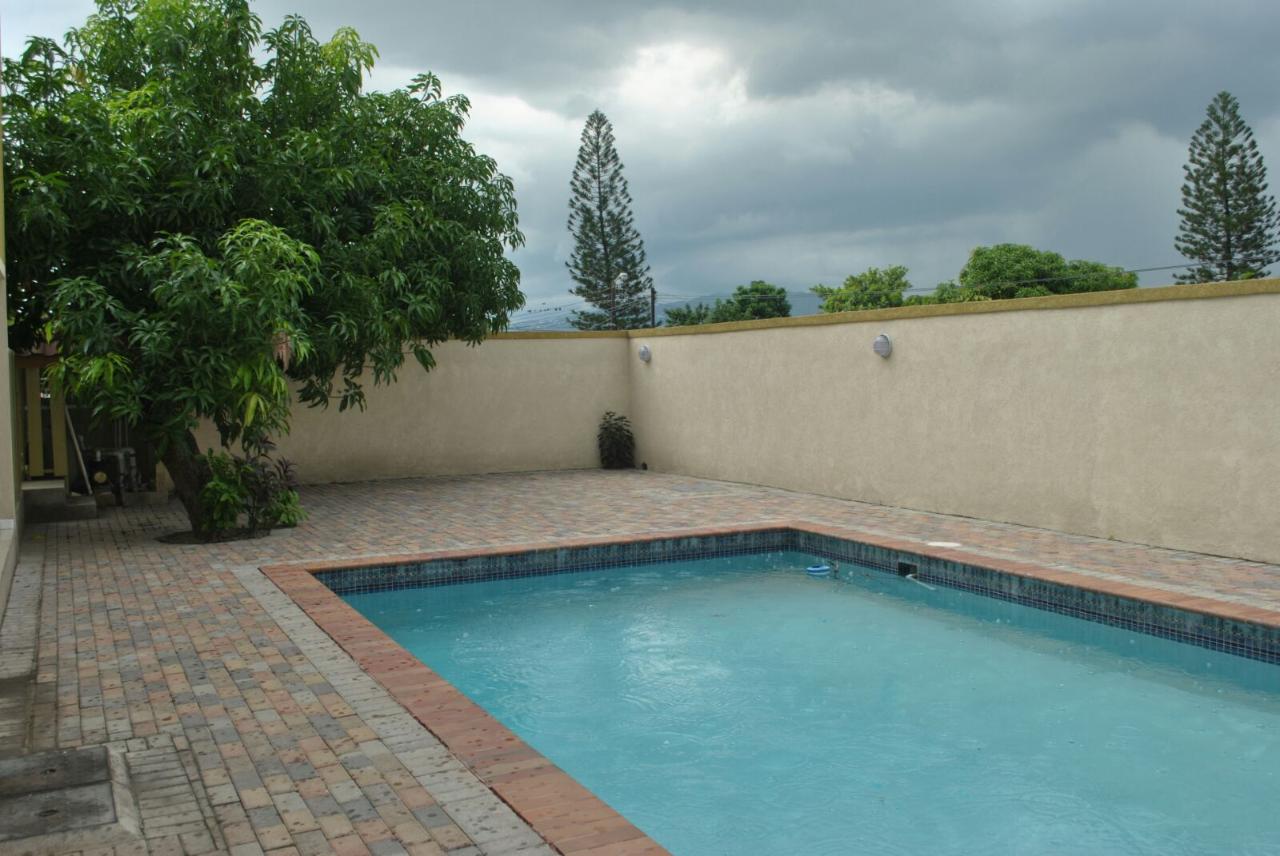 Thirteenth image of 11-7 Liguanea Ave in Kingston 6, St. Andrew, Jamaica - property is For Rent