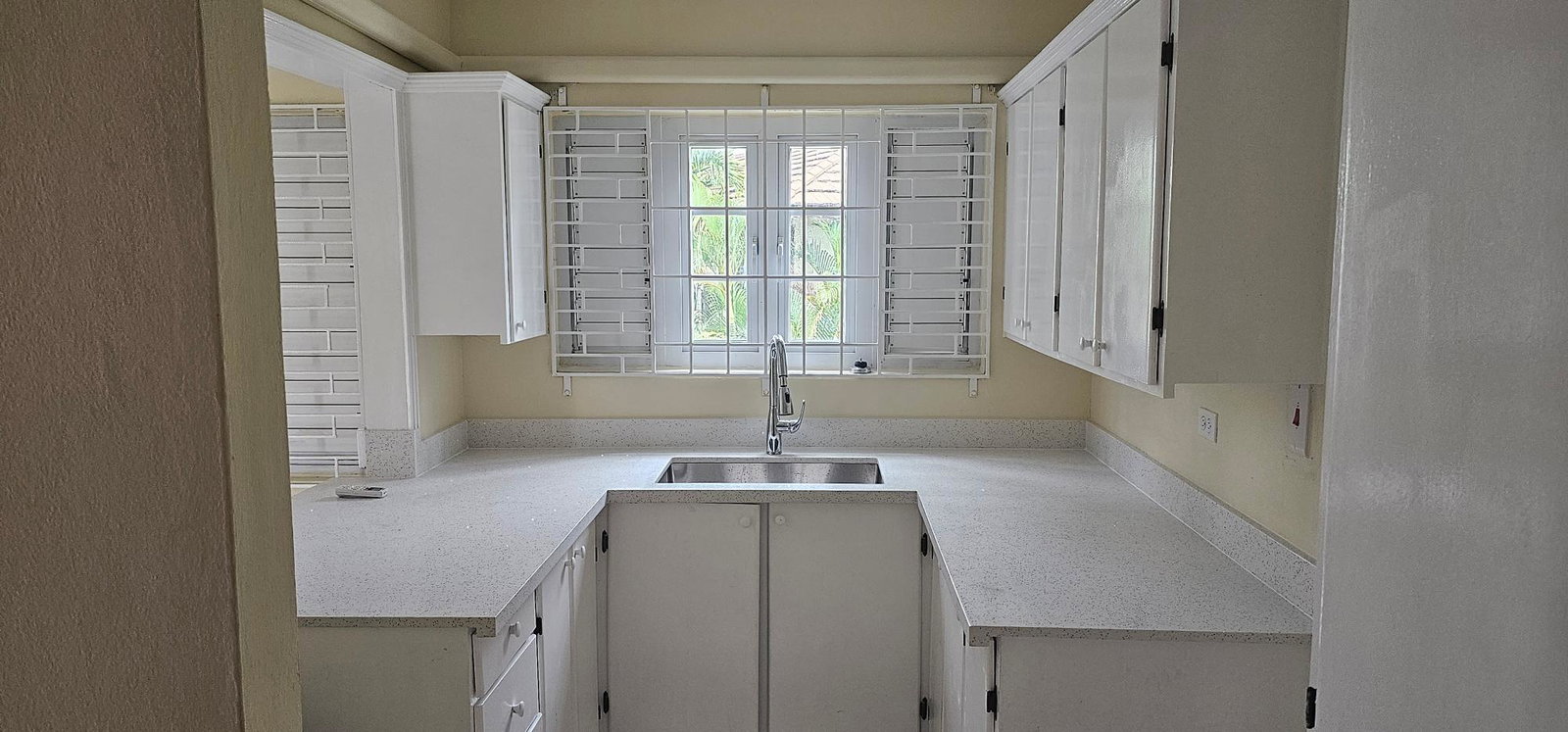 Stunning-2-Bedroom-Penthouse-for-Rent-in-New-Kingston-Jamaica Fifth image of 32-4-12 Renfrew Road in Kingston 10, St. Andrew, Jamaica - property is For Rent