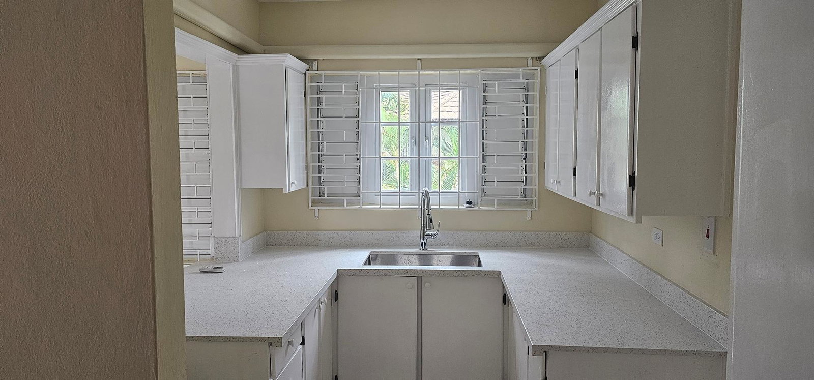 Stunning-2-Bedroom-Penthouse-for-Rent-in-New-Kingston-Jamaica Sixth image of 32-4-12 Renfrew Road in Kingston 10, St. Andrew, Jamaica - property is For Rent
