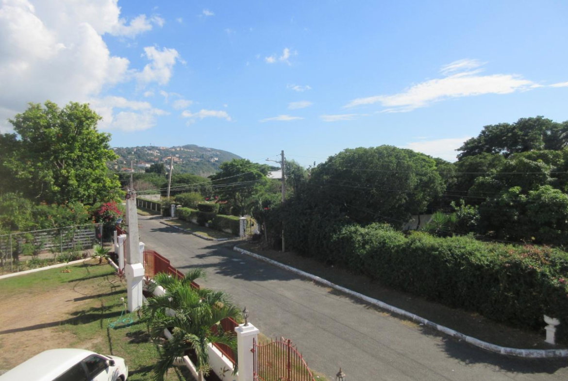 Seventeenth image of 1st Floor-8 South Hopefield Ave in Kingston 6, St. Andrew, Jamaica - property is For Rent
