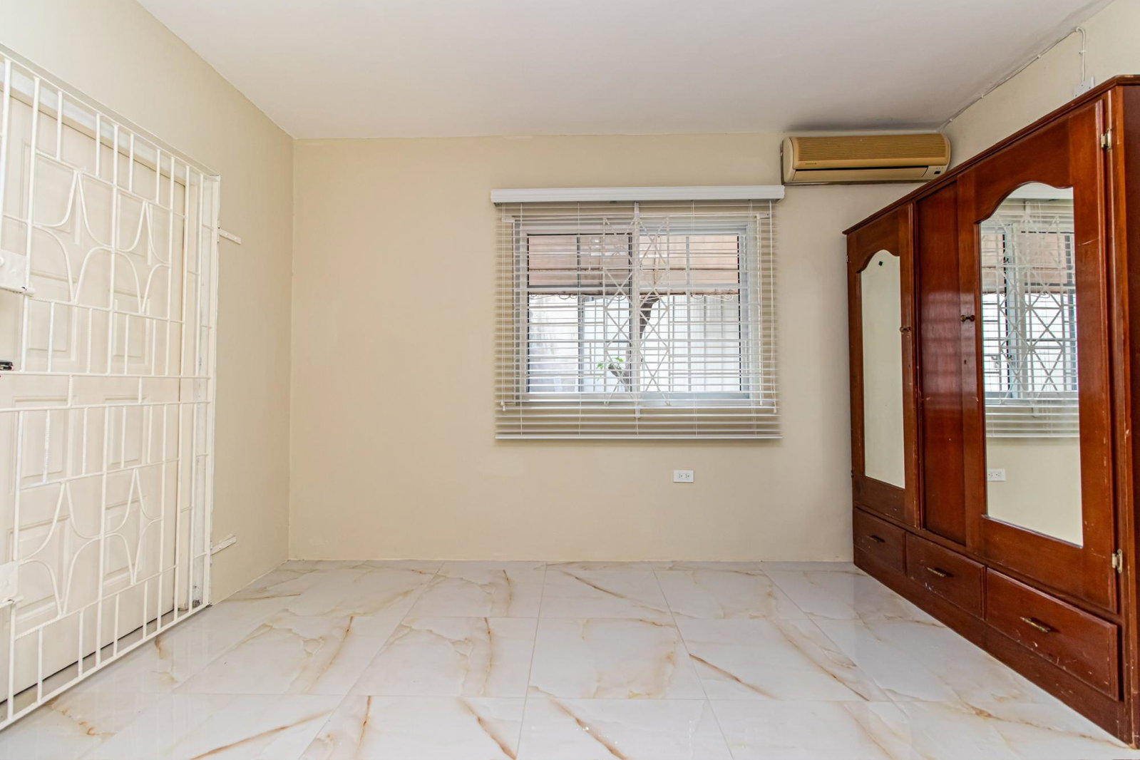 Twentieth image of 1 Seatonhurst ct in Kingston 5, St. Andrew, Jamaica - property is For Rent