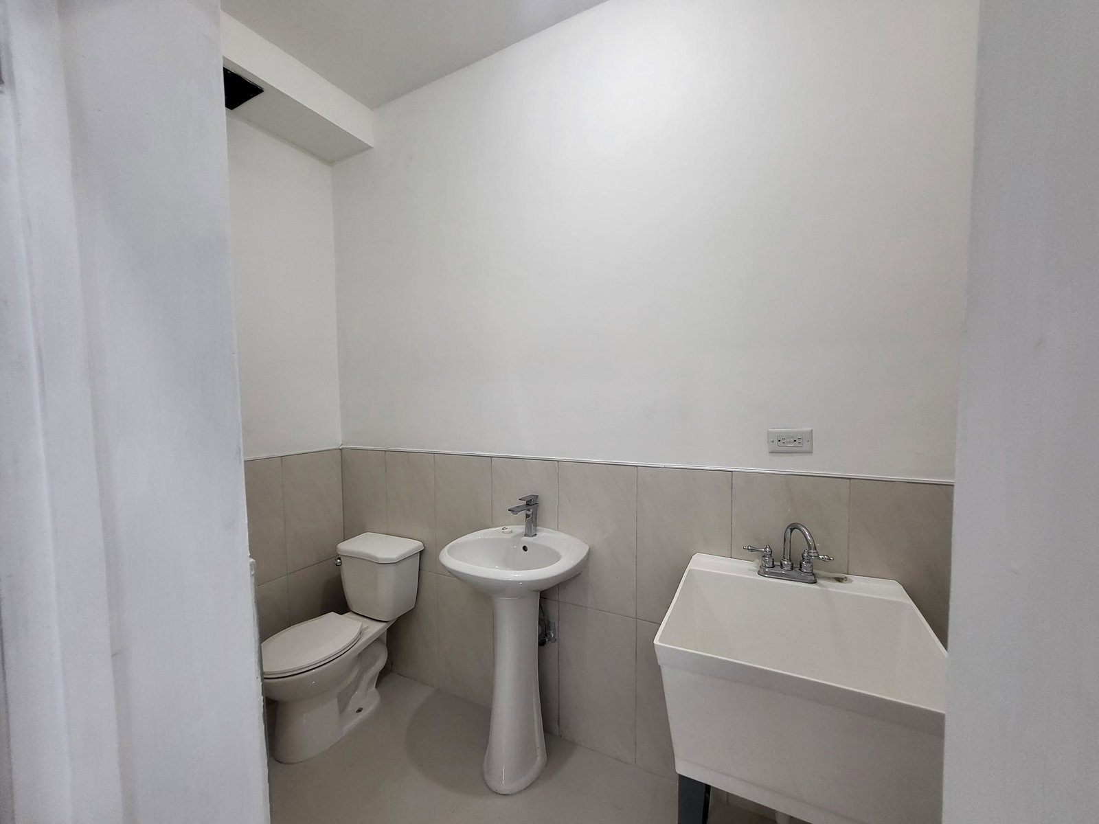 Seventh image of 4-2 Stanmore Terrace in Red Hills, St. Andrew, Jamaica - property is For Rent