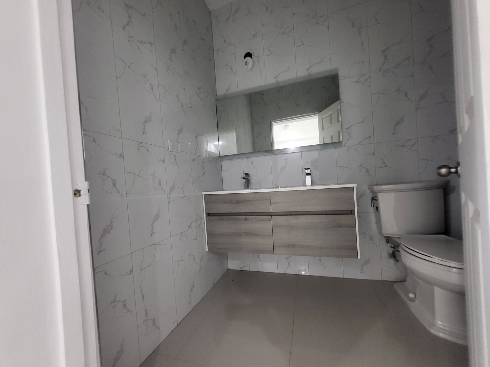 Tenth image of 4-2 Stanmore Terrace in Red Hills, St. Andrew, Jamaica - property is For Rent