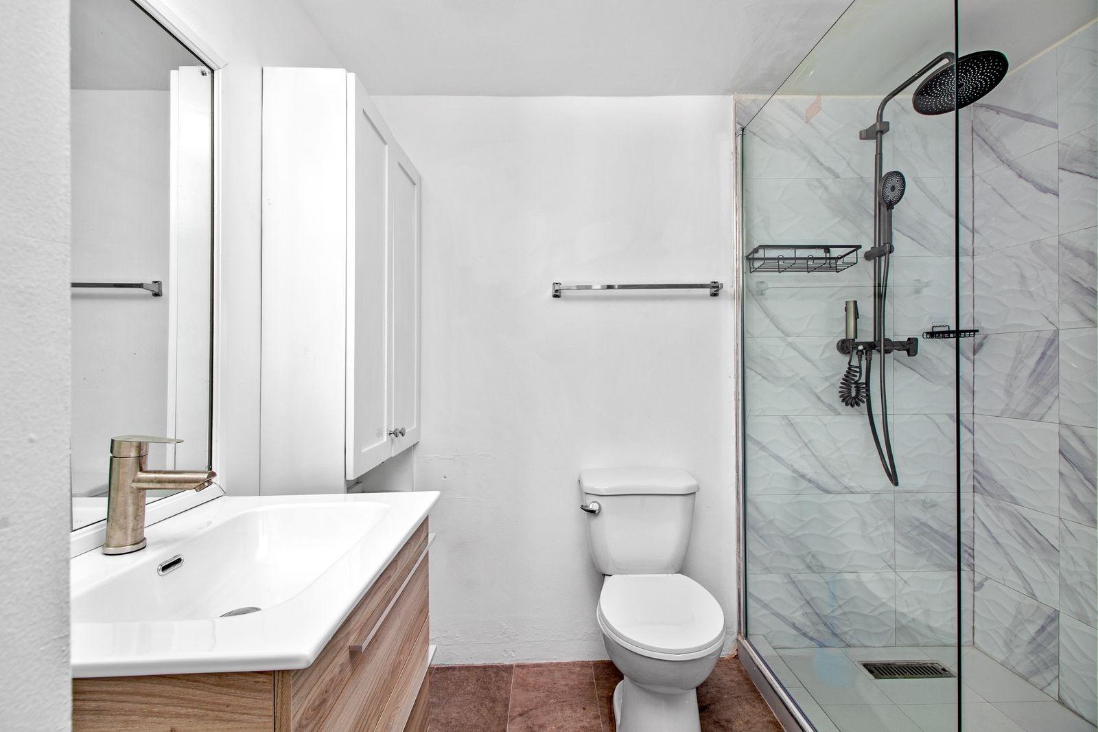 Stunning-3-Bedroom-Apartment-for-Sale-in-Downtown-Kingston Tenth image of 8h-8 Ocean Boulevard in Kingston 3, St. Andrew, Jamaica - property is For Sale