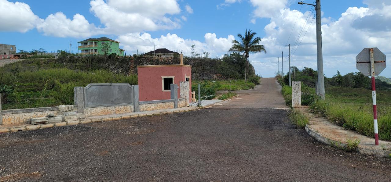 Stunning-3-Bedroom-Bungalow-for-Sale-in-La-Piedra-Montana-Estate-Jamaica Seventh image of 35 la Piedra Montana in Hat Field, Manchester, Jamaica - property is For Sale