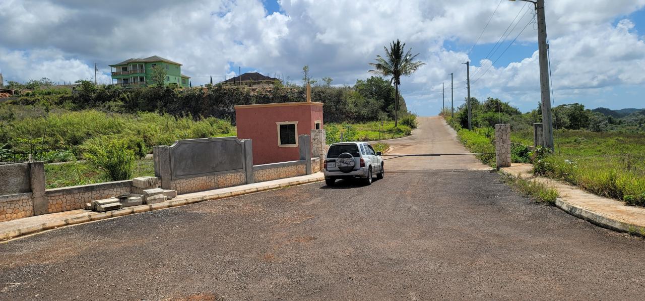 Stunning-3-Bedroom-Bungalow-for-Sale-in-La-Piedra-Montana-Estate-Jamaica Eighth image of 35 la Piedra Montana in Hat Field, Manchester, Jamaica - property is For Sale