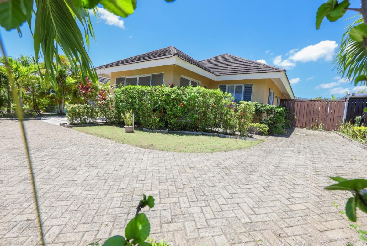 Third image of Richmond Estate in Laughlands, St. Ann, Jamaica - property is For Rent