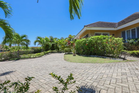 Eighth image of Richmond Estate in Laughlands, St. Ann, Jamaica - property is For Rent