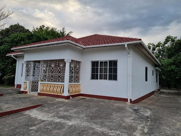 Fifth image of 53 Buchaven, Buckshaven Cres in May Pen, Clarendon, Jamaica - property is For Sale