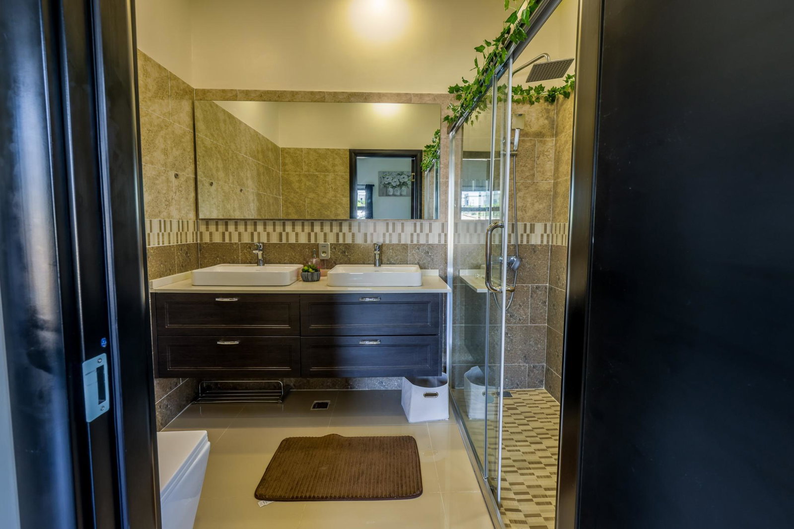 Stunning-3-Bedroom-Home-for-Sale-in-Ocho-Rios-Jamaica Twelfth image of 29- Pyramid Point, Pyramid he in Breadnut Hill, St. Ann, Jamaica - property is For Sale