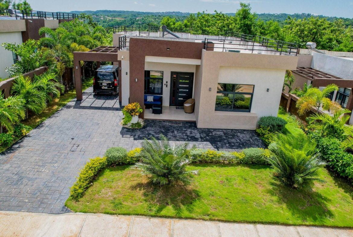 First image of 29- Pyramid Point, Pyramid he in Breadnut Hill, St. Ann, Jamaica - property is For Sale