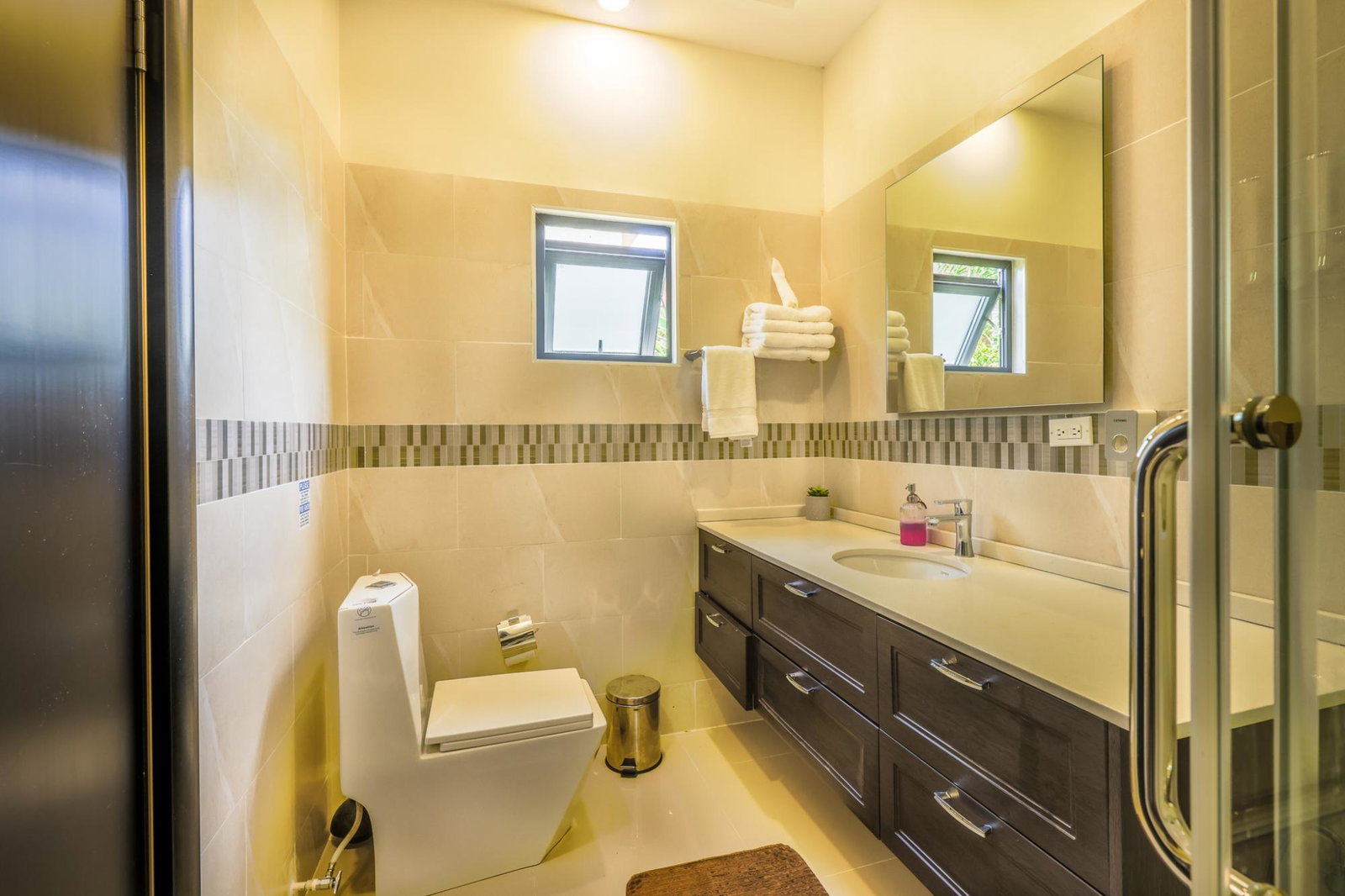 Stunning-3-Bedroom-Home-for-Sale-in-Ocho-Rios-Jamaica Sixteenth image of 29- Pyramid Point, Pyramid he in Breadnut Hill, St. Ann, Jamaica - property is For Sale