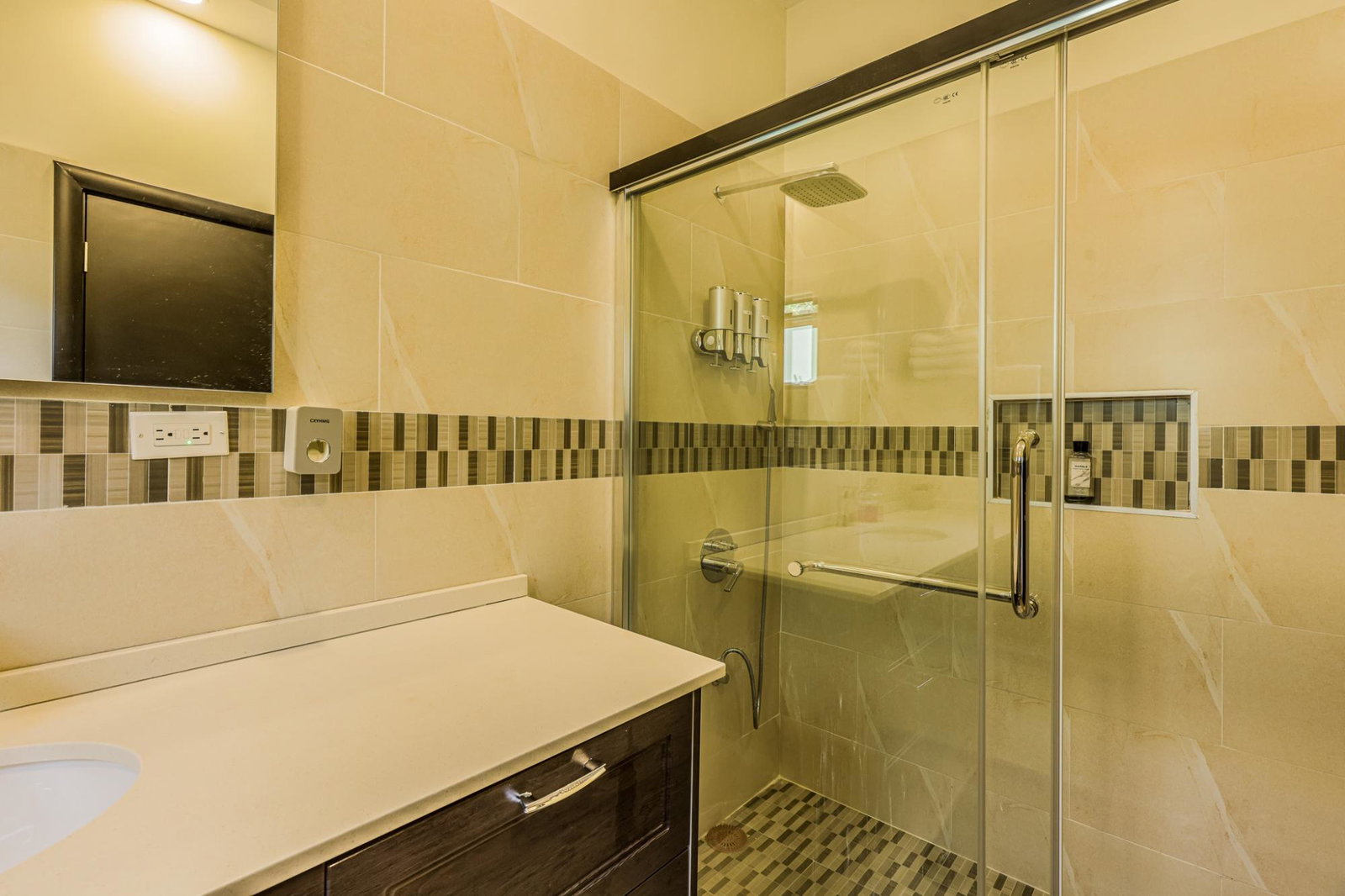 Stunning-3-Bedroom-Home-for-Sale-in-Ocho-Rios-Jamaica Eighteenth image of 29- Pyramid Point, Pyramid he in Breadnut Hill, St. Ann, Jamaica - property is For Sale