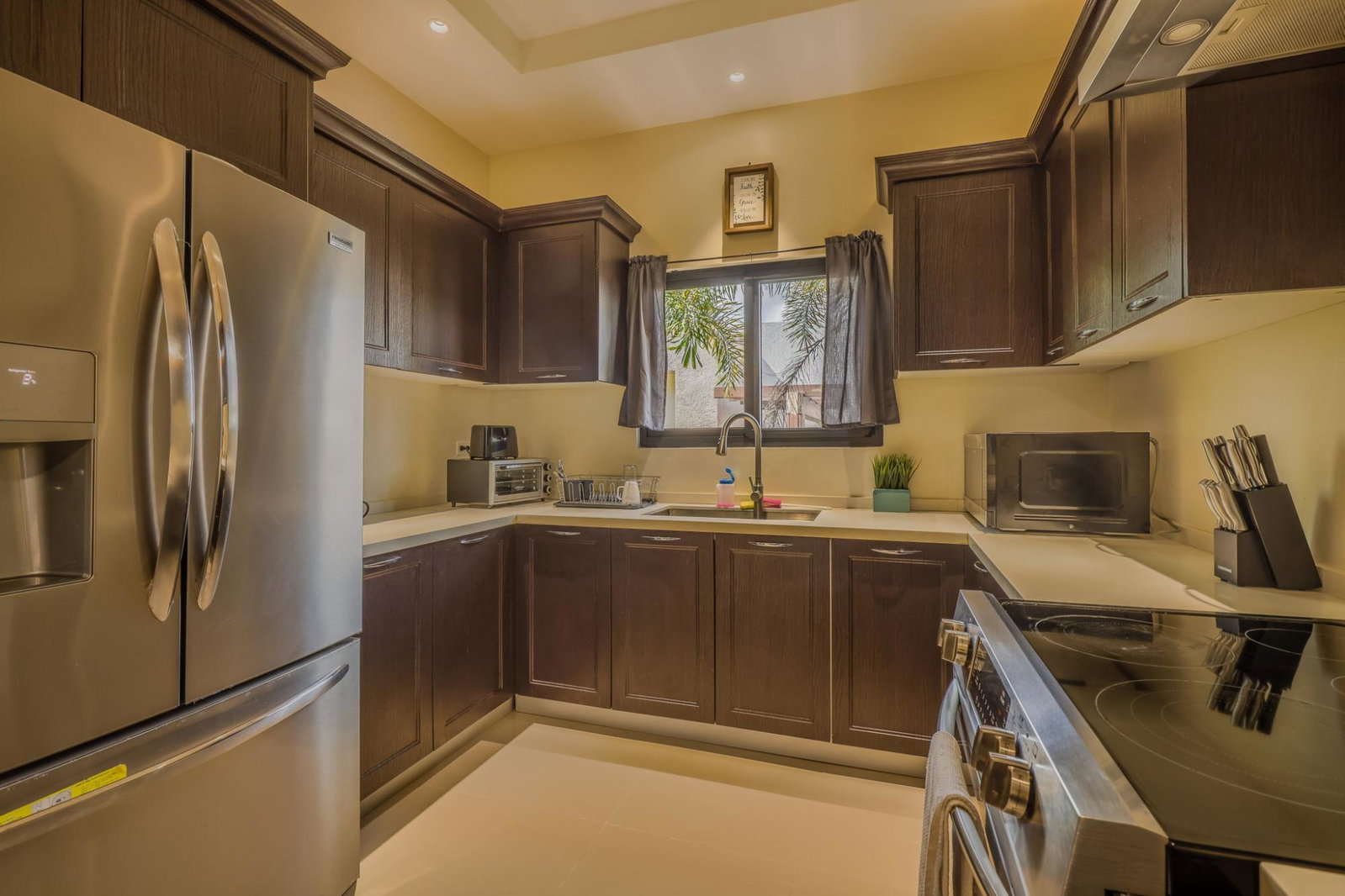 Stunning-3-Bedroom-Home-for-Sale-in-Ocho-Rios-Jamaica Ninth image of 29- Pyramid Point, Pyramid he in Breadnut Hill, St. Ann, Jamaica - property is For Sale
