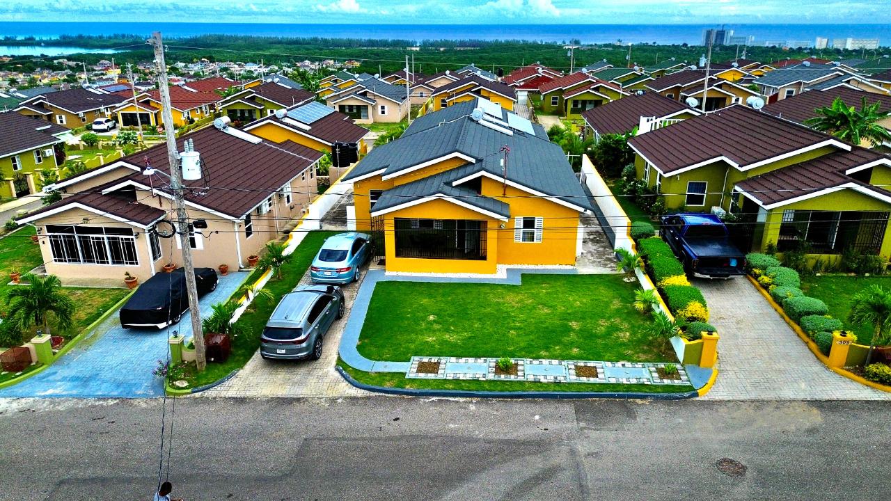 Second image of Stonebrook Manor in Falmouth, Trelawny, Jamaica - property is For Sale