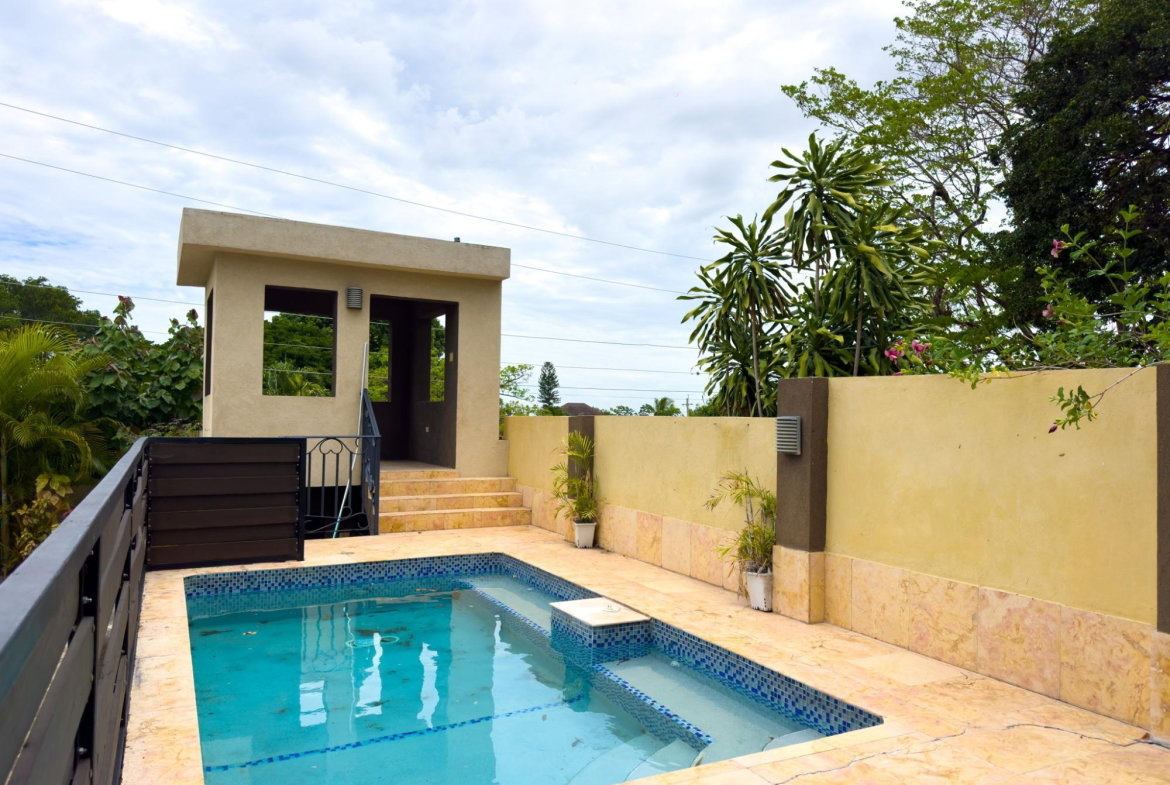 Tenth image of 10-3 Evans Avenue in Kingston 8, St. Andrew, Jamaica - property is For Rent