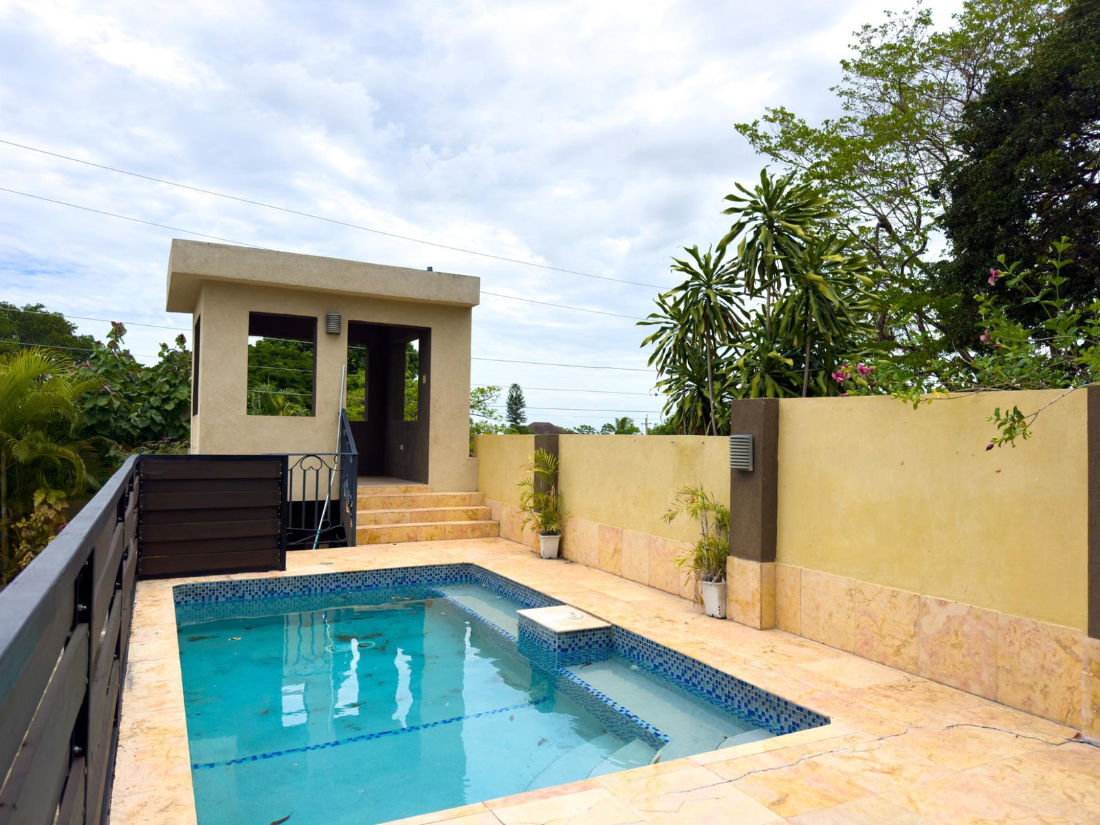 Stunning-3-Bedroom-Penthouse-for-Rent-in-Jamaica-Spectacular-City-Harbour-Views Tenth image of 10-3 Evans Avenue in Kingston 8, St. Andrew, Jamaica - property is For Rent