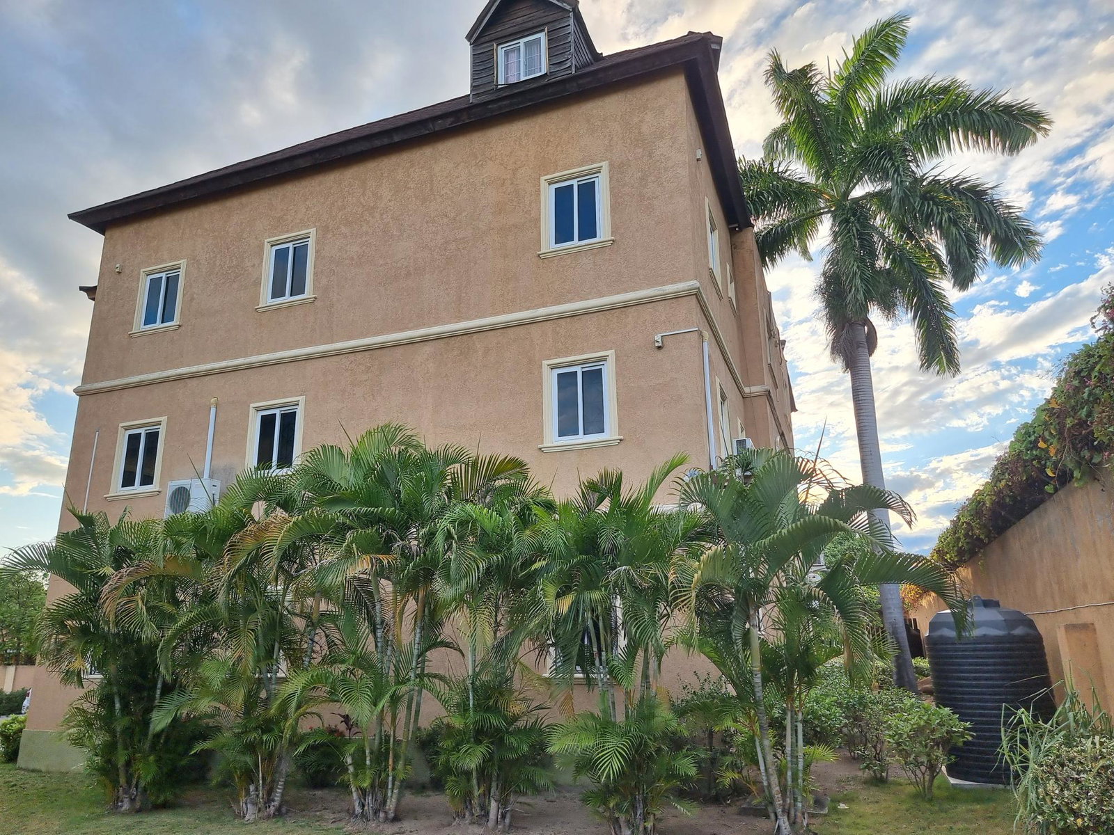 Fifth image of Apt #6- Beresford Crescent in Kingston 8, St. Andrew, Jamaica - property is For Sale