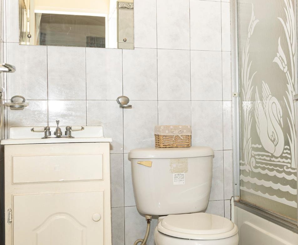 Sixteenth image of 10c Benson Avenue in Kingston 8, St. Andrew, Jamaica - property is For Rent