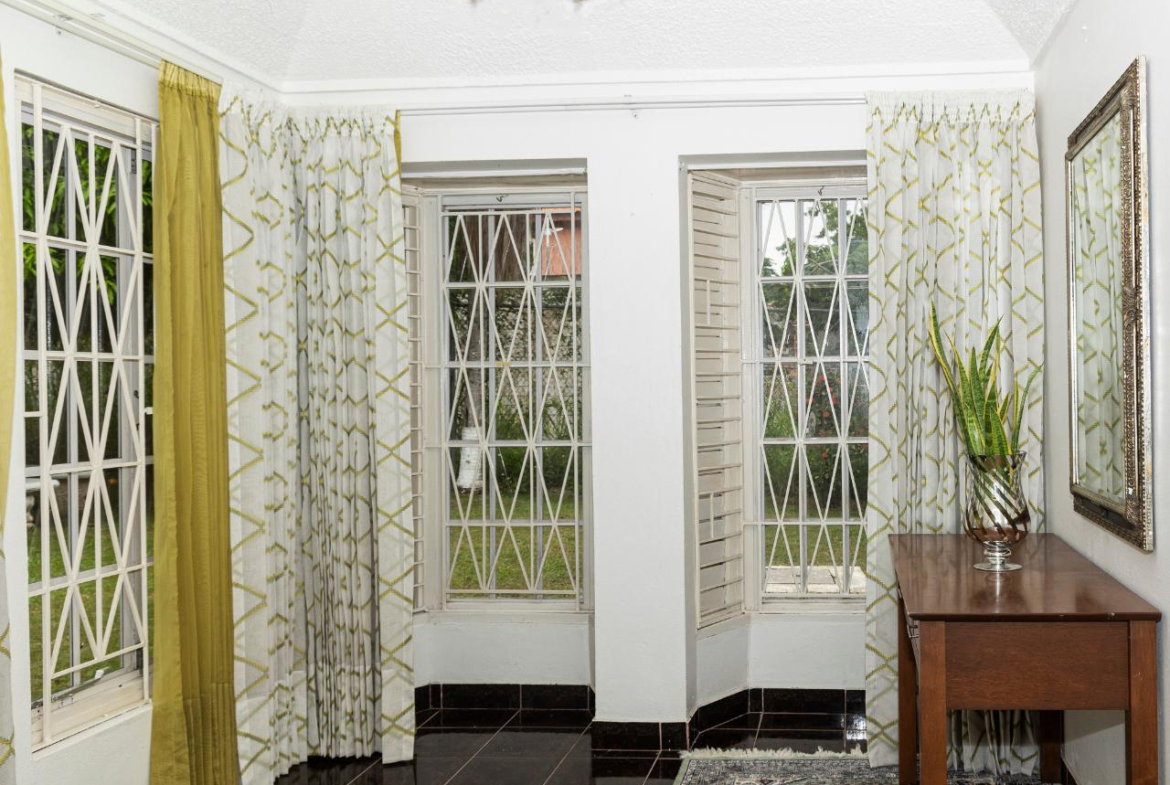 Fourth image of 10c Benson Avenue in Kingston 8, St. Andrew, Jamaica - property is For Rent