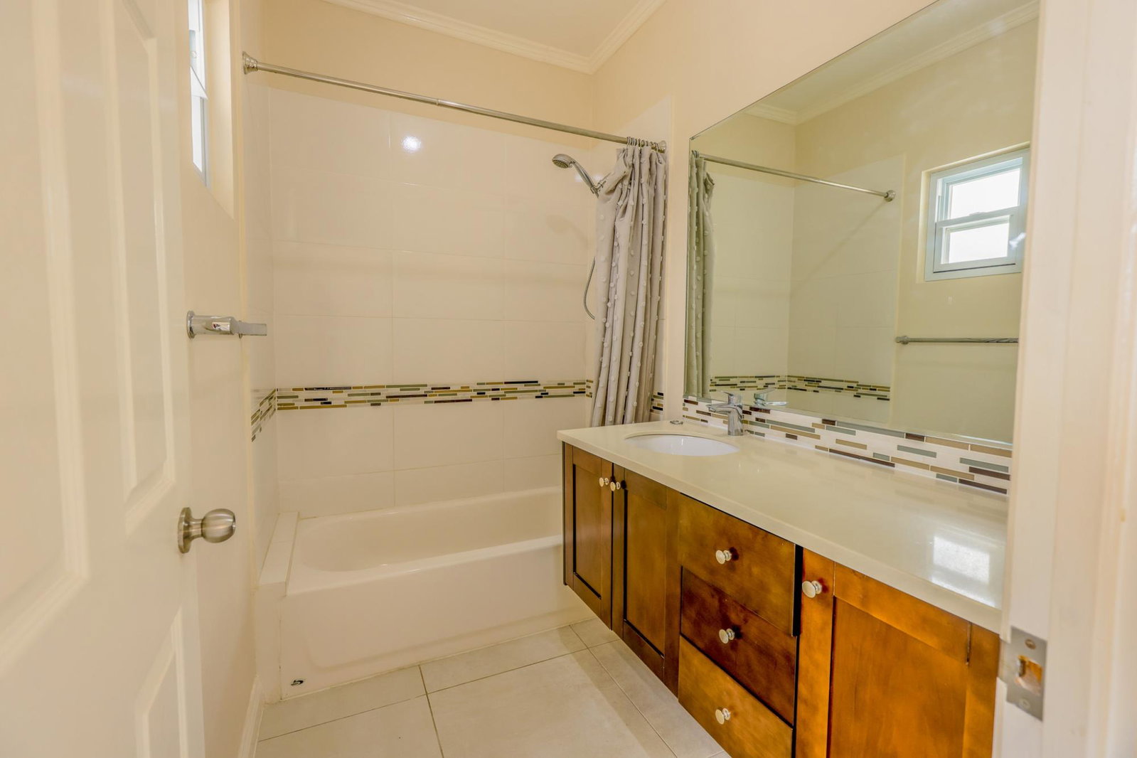 Thirteenth image of 16- Stanley Terrace in Kingston 19, St. Andrew, Jamaica - property is For Rent