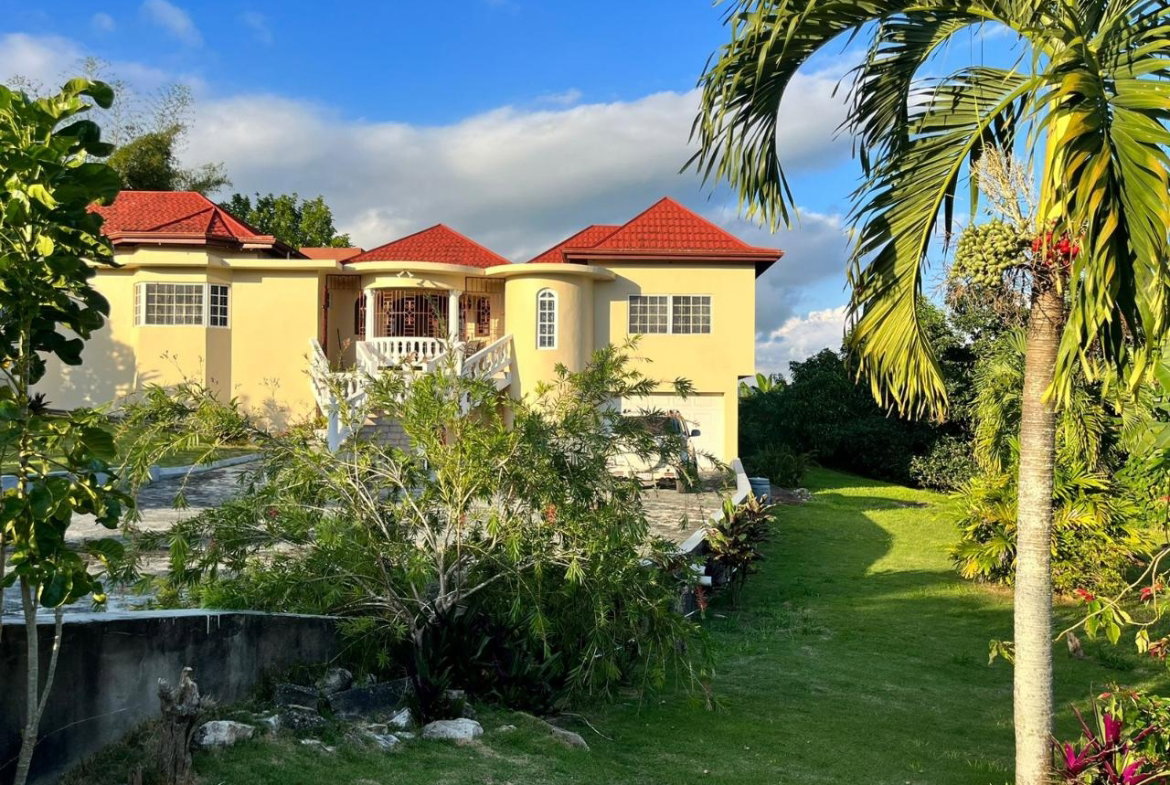 Twenty-Sixth image of Clifton Gardens in Mandeville, Manchester, Jamaica - property is For Sale
