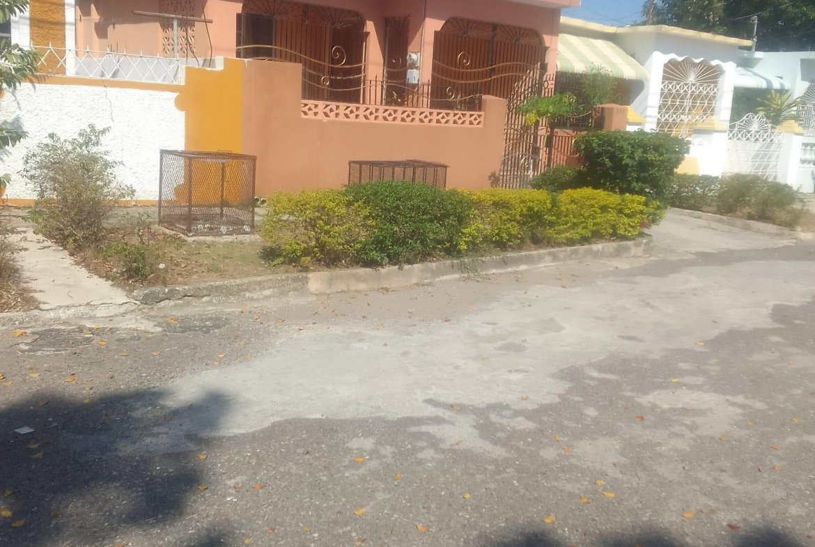 Tenth image of 208 6west Greater Portmore in Greater Portmore, St. Catherine, Jamaica - property is For Sale