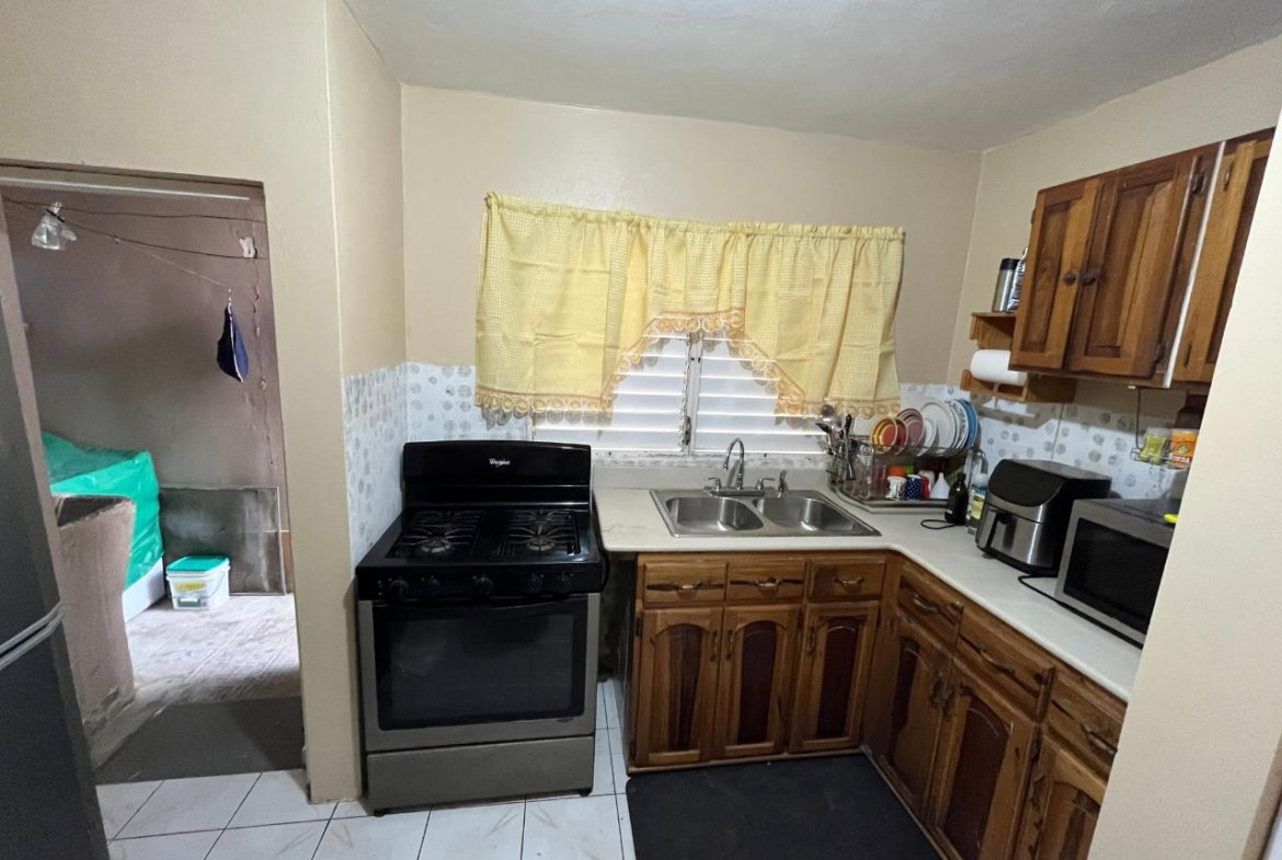 Fourth image of 276 6 West Greater Portmore in Greater Portmore, St. Catherine, Jamaica - property is For Sale