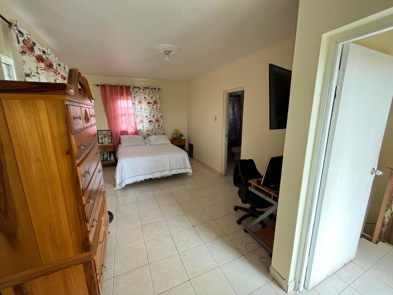 Tenth image of 276 6 West Greater Portmore in Greater Portmore, St. Catherine, Jamaica - property is For Sale